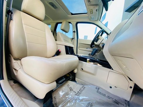 Used 2009 Ford Escape Limited image 36