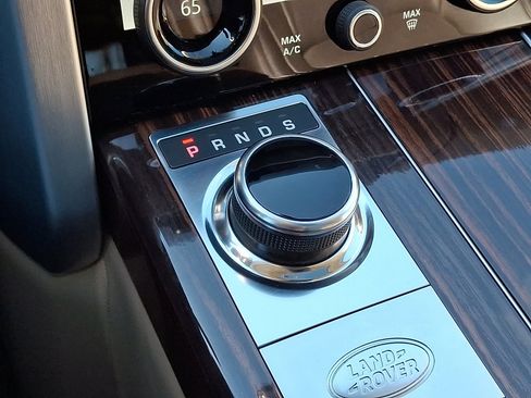 Used 2019 Land Rover Range Rover Autobiography image 28