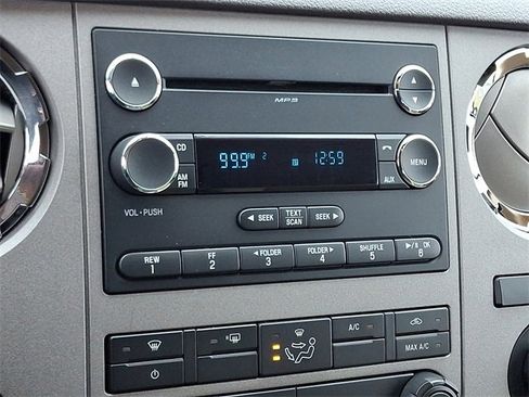 Used 2016 Ford F250 XLT w/ XLT Premium Package image 16