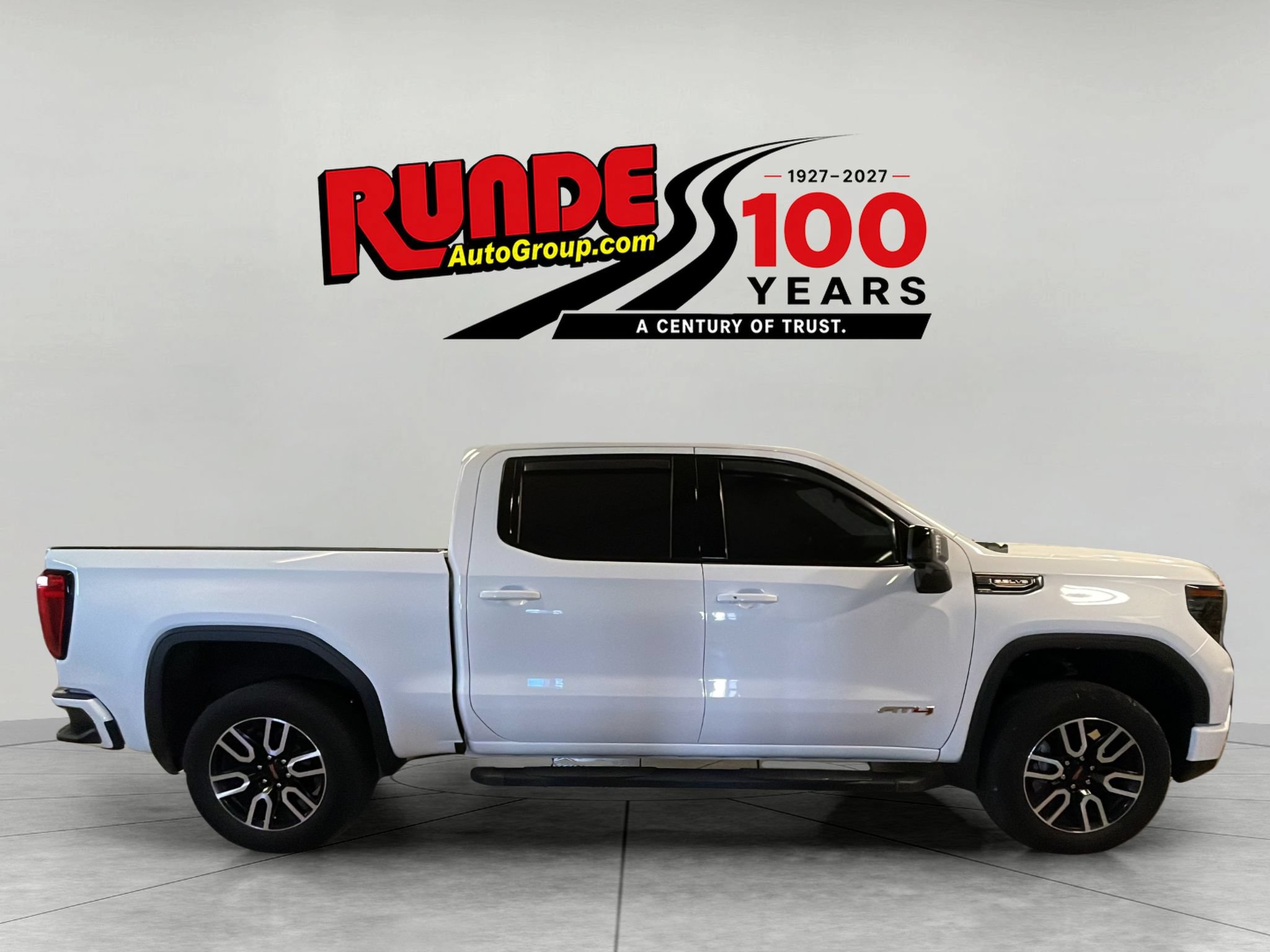 Used 2023 GMC Sierra 1500 AT4 w/ AT4 Preferred Package AWD/4WD image 7