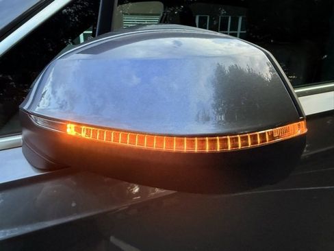 Used 2019 Audi Q7 3.0T Premium Plus w/ Premium Plus Package image 38