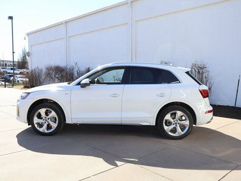Used 2023 Audi Q5 2.0T Premium Plus w/ Premium Plus Package image 3