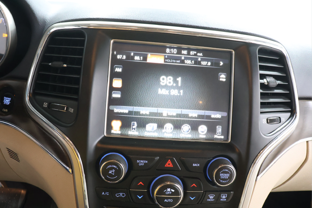 Used 2017 Jeep Grand Cherokee Limited AWD/4WD image 10