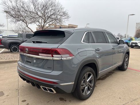 Used 2024 Volkswagen Atlas Cross Sport SEL R-Line image 5