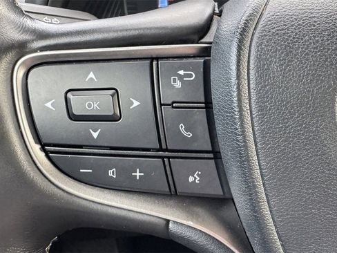 Used 2022 Lexus UX 250h w/ Premium Package image 21