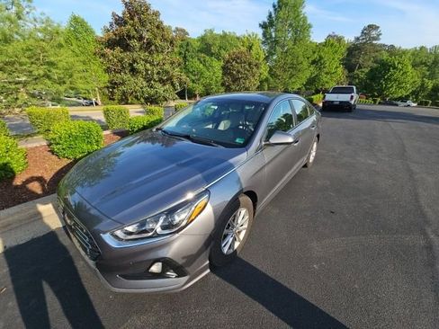 Used 2018 Hyundai Sonata SE image 3