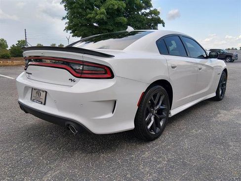 Used 2022 Dodge Charger R/T w/ Plus Group RWD image 3