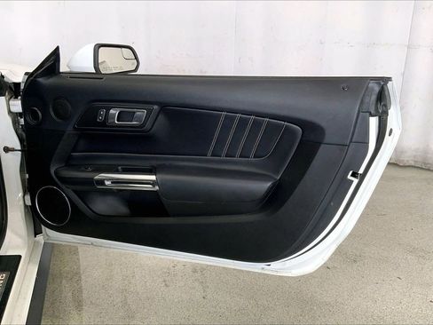 Used 2020 Ford Mustang Premium image 23