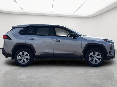 Used 2024 Toyota RAV4 LE AWD/4WD image 27