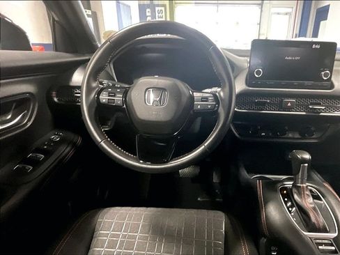Used 2025 Honda HR-V Sport image 17