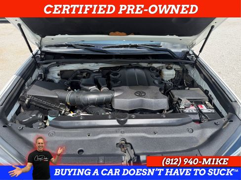 Used 2018 Toyota 4Runner TRD Off-Road Premium AWD/4WD image 38