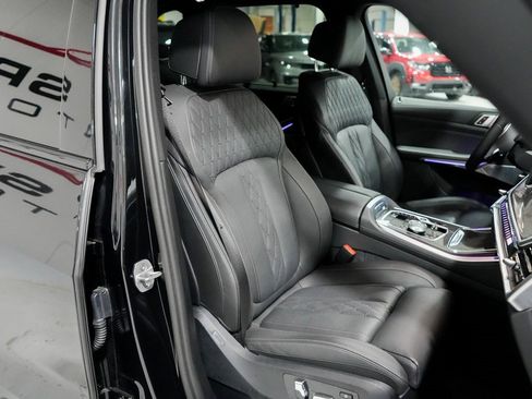 Used 2025 BMW X5 M60i image 21