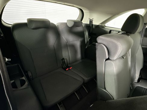 Used 2020 Kia Sorento LX FWD image 24