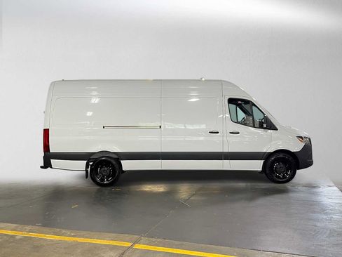 Used 2026 Mercedes-Benz Sprinter 2500 image 2
