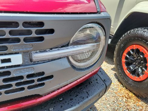 Used 2025 Ford Bronco Badlands AWD/4WD image 4