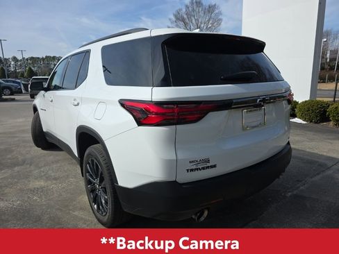 Used 2023 Chevrolet Traverse RS image 4