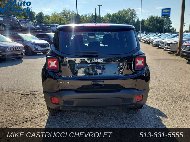 Used 2023 Jeep Renegade Latitude AWD/4WD image 4
