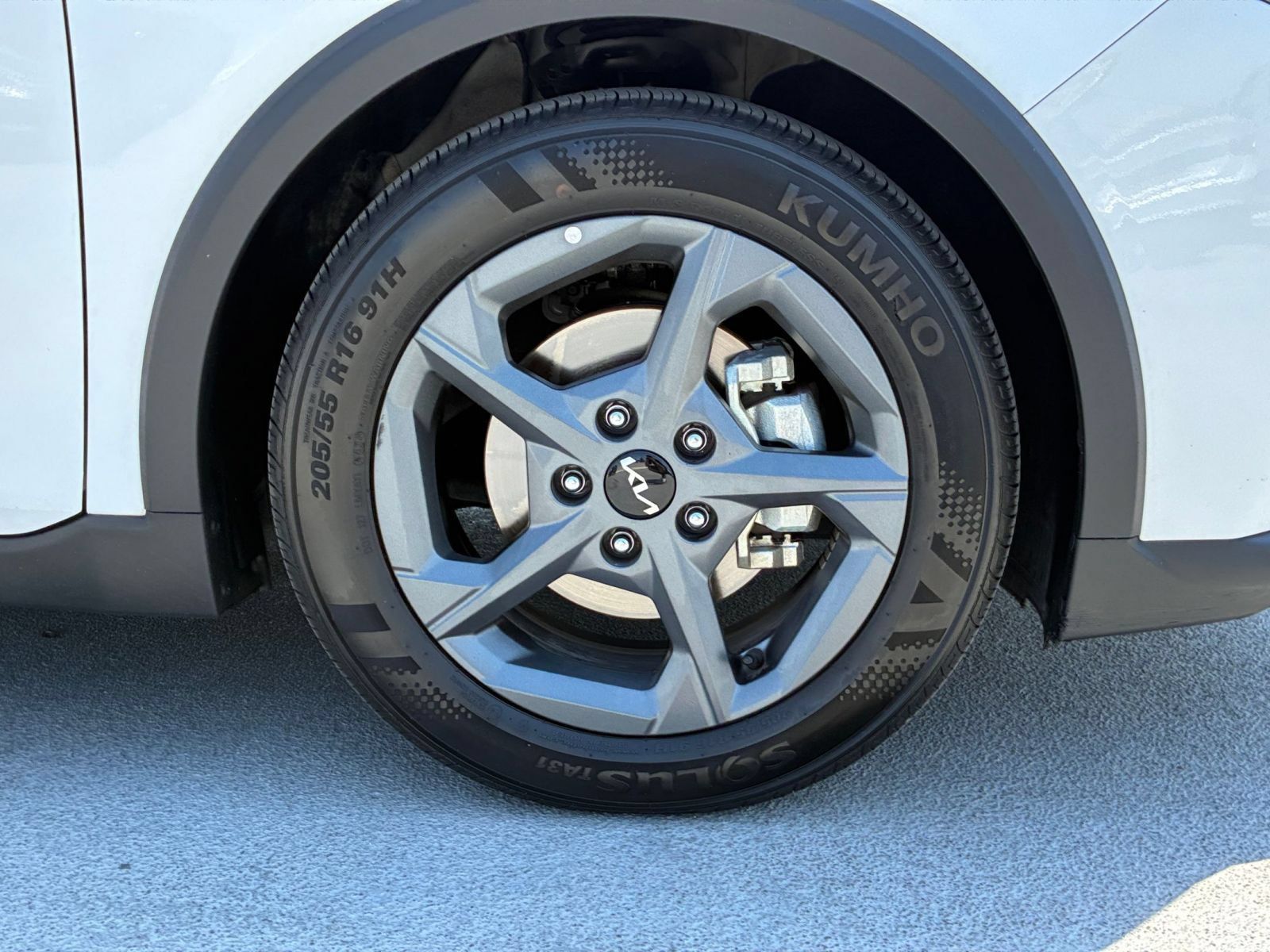 Used 2025 Kia K4 FWD image 29