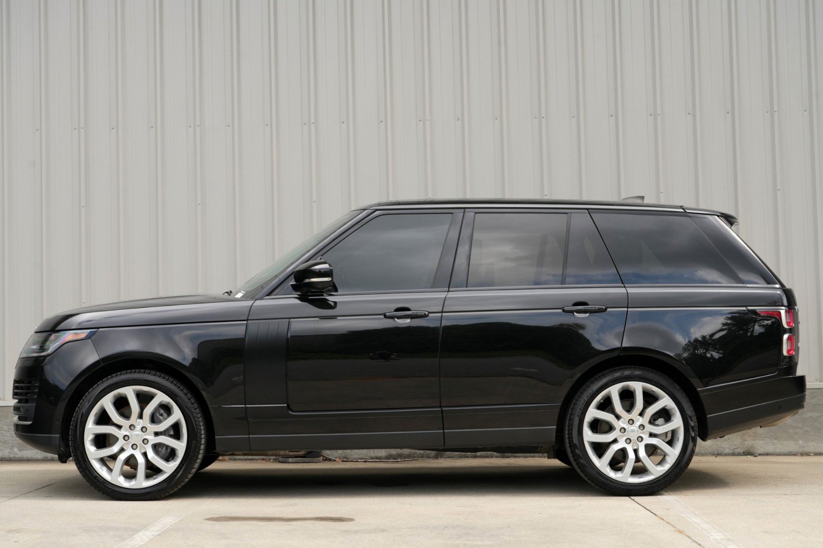 Used 2019 Land Rover Range Rover Supercharged AWD/4WD image 9
