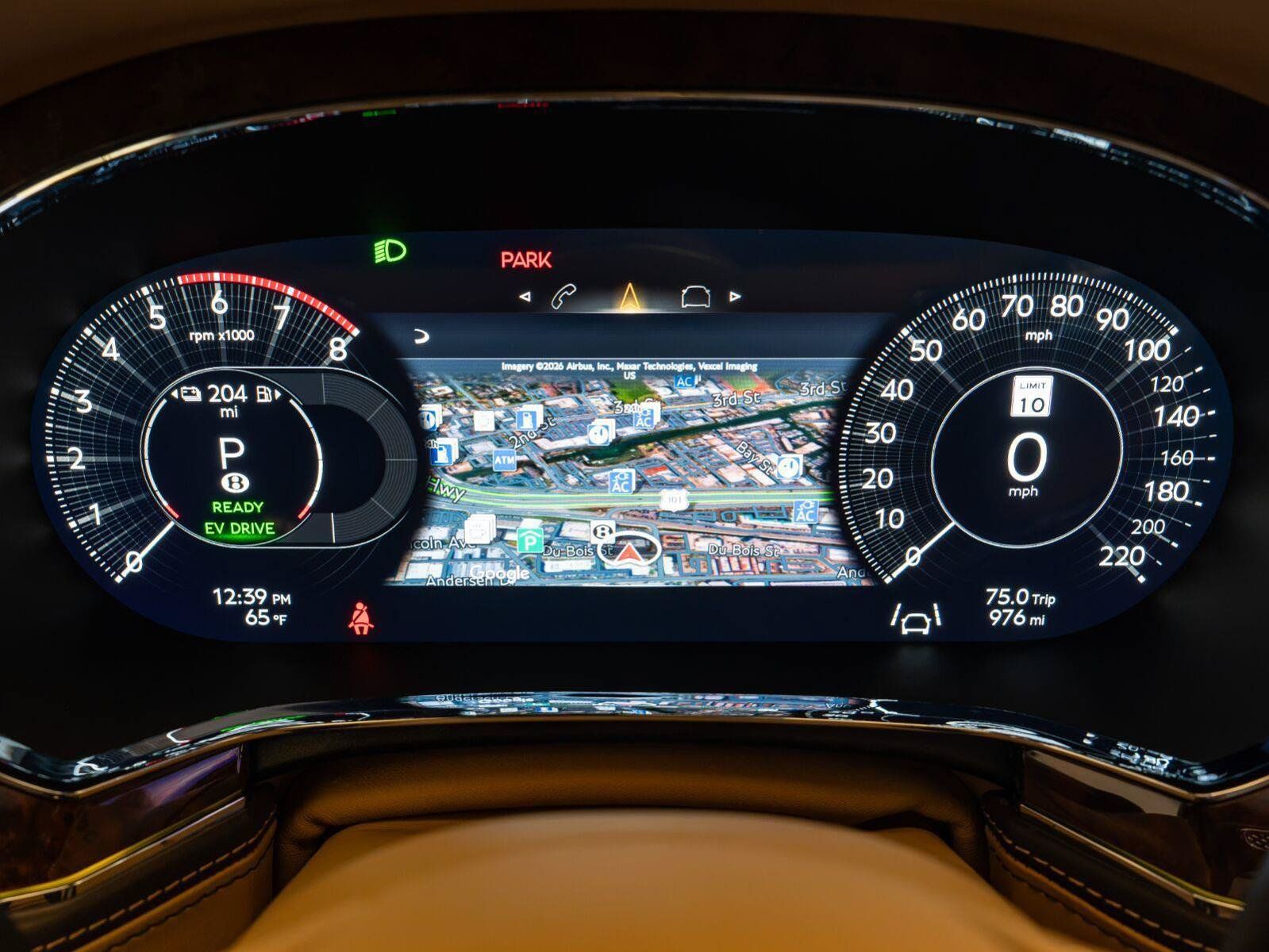 Used 2025 Bentley Flying Spur Plug-In Hybrid AWD/4WD image 13