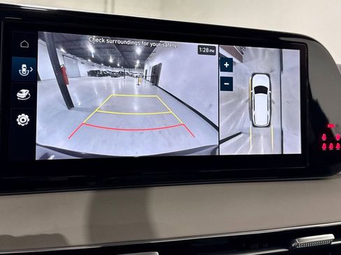 Used 2024 Hyundai Palisade Calligraphy image 5