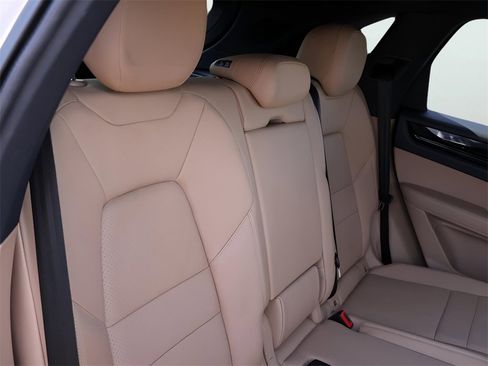 Used 2021 Porsche Cayenne Base image 13