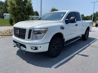 Used 2017 Nissan Titan PRO-4X AWD/4WD video 3