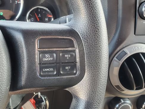 Used 2017 Jeep Wrangler Unlimited Sport AWD/4WD image 12