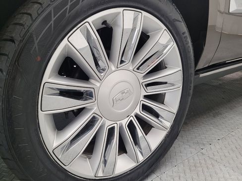 Used 2015 Cadillac Escalade Platinum RWD image 31