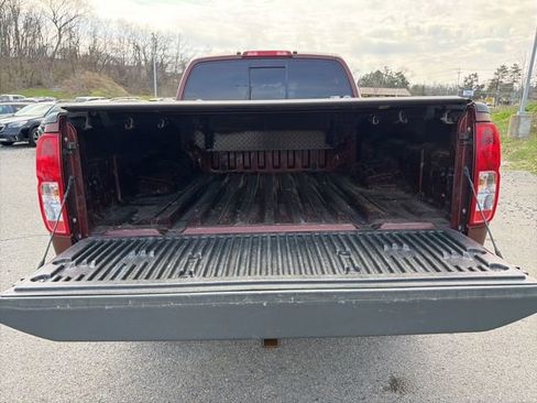 Used 2017 Nissan Frontier SV image 11