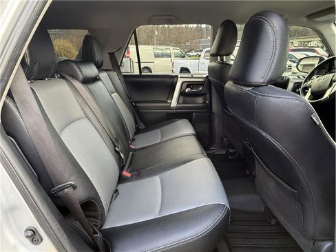 Used 2022 Toyota 4Runner SR5 Premium image 23