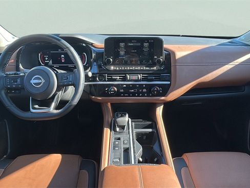 Used 2025 Nissan Pathfinder Platinum image 23