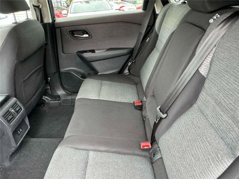 Certified 2022 Nissan Rogue SV image 16