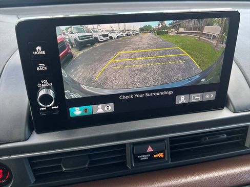 Used 2025 Honda Pilot Elite image 14