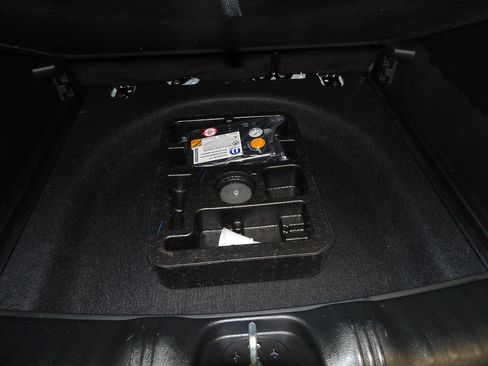 Used 2024 Jeep Compass Latitude w/ Sun and Sound Group AWD/4WD image 20