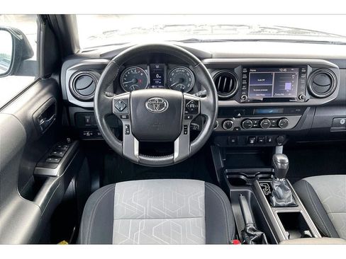 Used 2021 Toyota Tacoma TRD Off-Road image 6