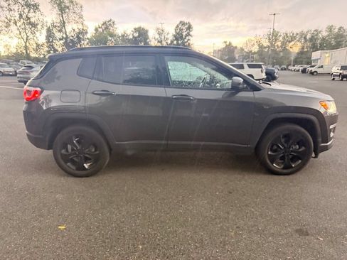 Used 2020 Jeep Compass Latitude AWD/4WD image 25