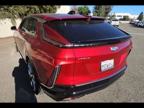 Used 2024 Cadillac Lyriq Luxury image 4