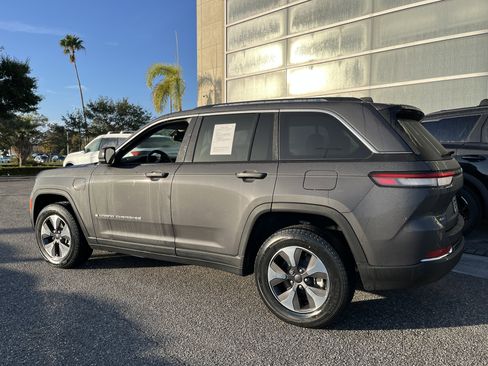 Used 2022 Jeep Grand Cherokee Limited 4xe image 3