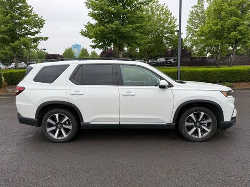 Used 2023 Honda Pilot Touring image 8