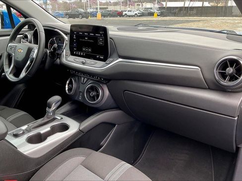 Used 2025 Chevrolet Blazer LT AWD/4WD image 16