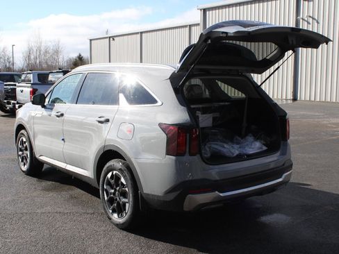 New 2026 Kia Sorento S image 7