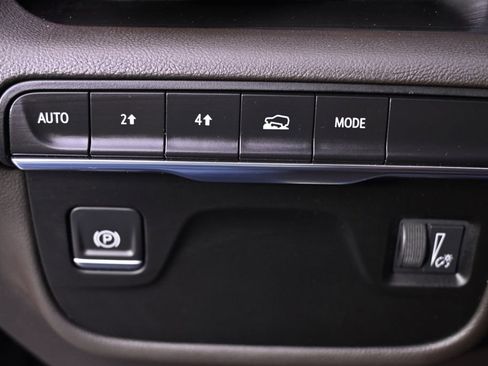 Certified 2021 Cadillac Escalade Premium Luxury AWD/4WD image 26