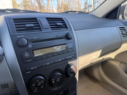 Used 2009 Toyota Corolla LE image 24