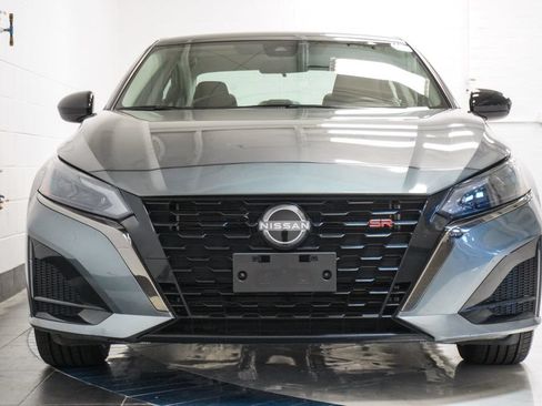 Used 2024 Nissan Altima 2.5 SR FWD image 38
