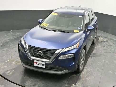 Used 2023 Nissan Rogue SV image 37