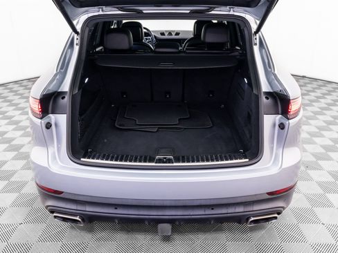 Certified 2023 Porsche Cayenne AWD/4WD image 34