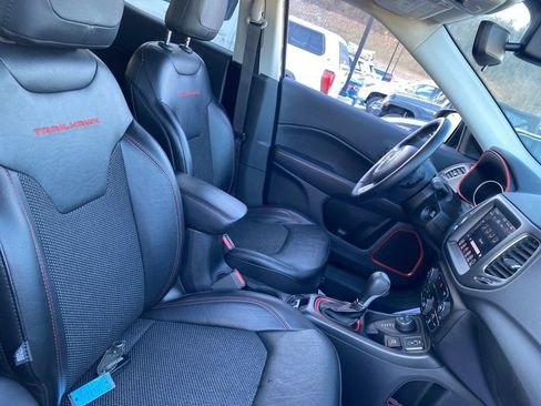 Certified 2020 Jeep Compass Trailhawk w/ Cold Weather Group image 9