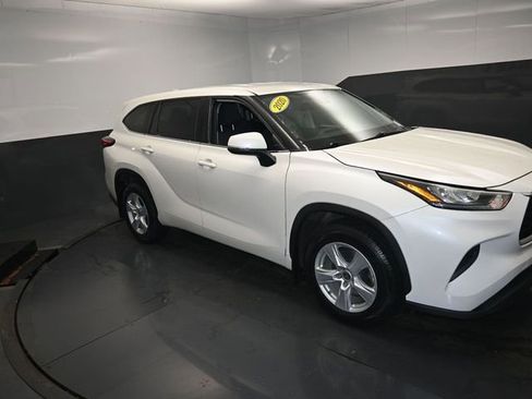 Used 2020 Toyota Highlander L image 33