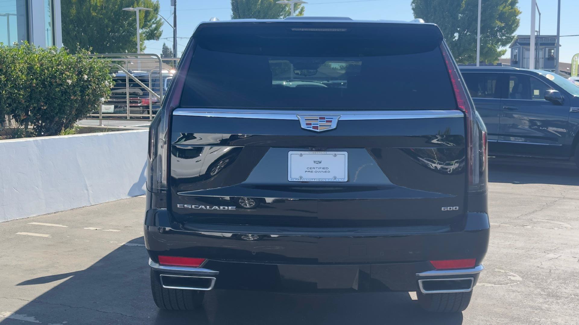 Certified 2024 Cadillac Escalade Premium Luxury Platinum AWD/4WD image 5